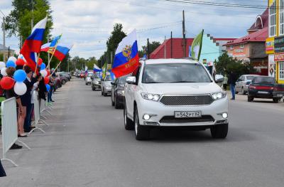 Клепиковский район отметил День России автопробегом и праздничным концертом
